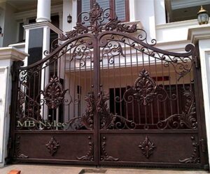 Elegant Oriental Gate with Handles