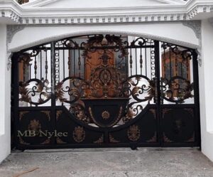 Oriental Openwork Residence Gate