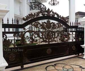Low Oriental Sliding Gate