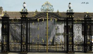 Palace-Style Gate Set