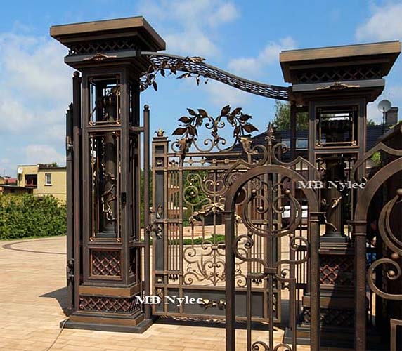 Massive Gate Pillar
