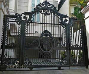Large Openwork Oriental Gate