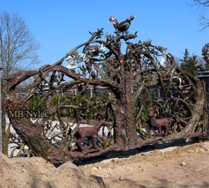 Six-Metre Sculpted Gate