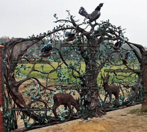 Openwork Hunting Gate