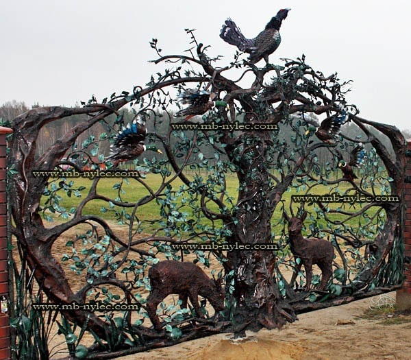 Hunting style steel openwork gate wrought