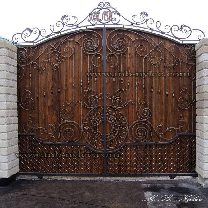 Steel gate with wood wrought
