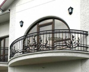 Simple Classic Balcony Railing
