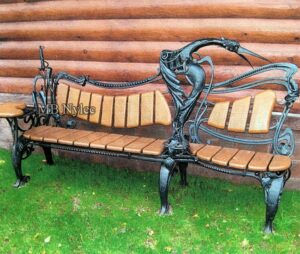 Heron Bench with Built-In Table