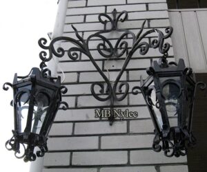 Classic Forged 2-Light Wall Lamp
