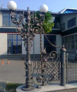 Forged Garden Park Lamp