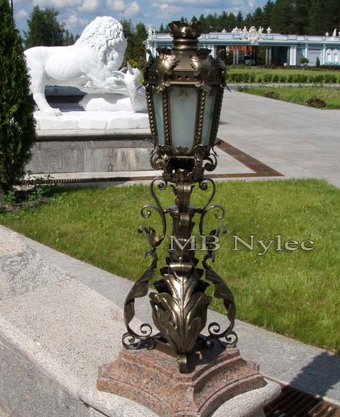Medium-sized palace lamp