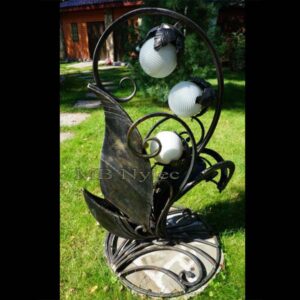 Garden Lamp with Leaves