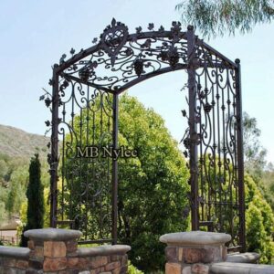 Pergola with grapevine motif
