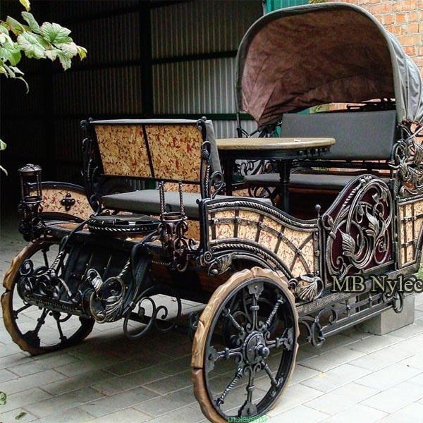 Carriages & vehicles