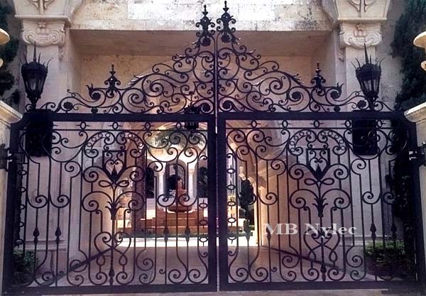 Antique style forged gate