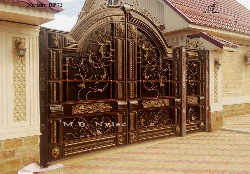 An exclusive gate to the residence