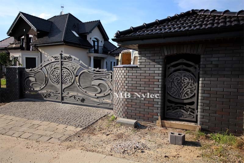 Modern full estate gate