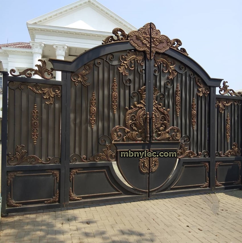 Exclusive two leaf gate in the Oriental style