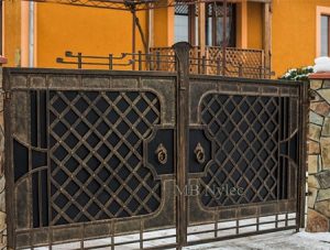 Vintage Lattice Gate