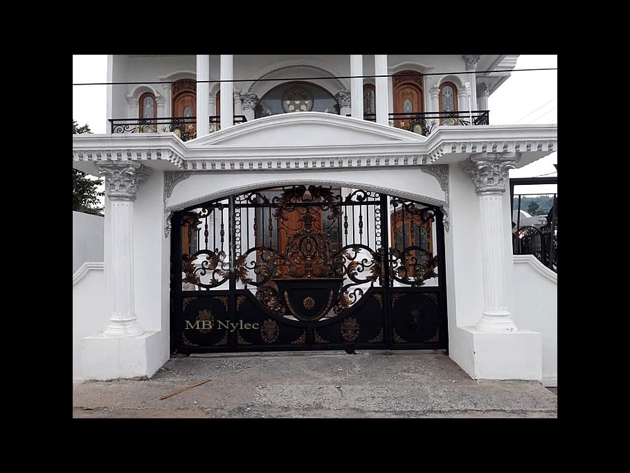 Entrance gate to the residence in oriental type