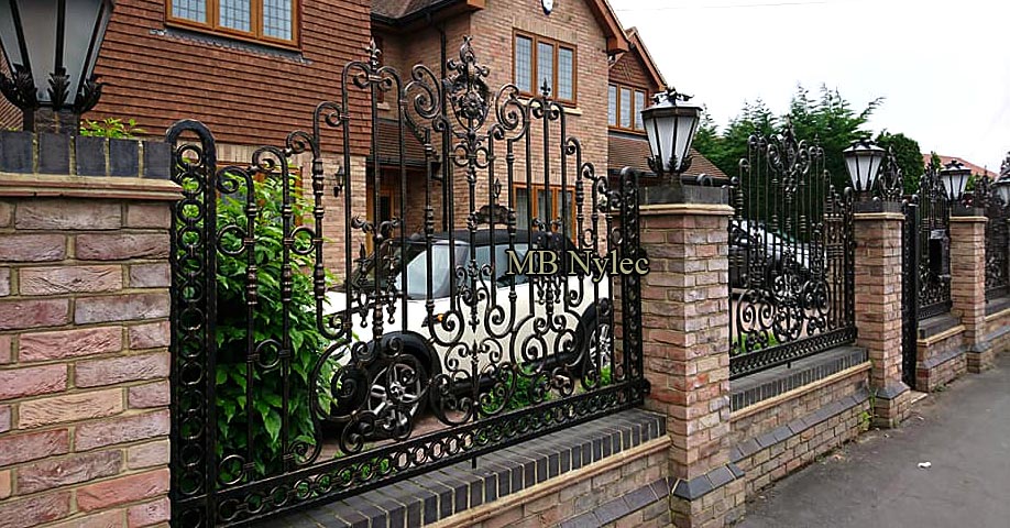 A richly decorated prestigious fence