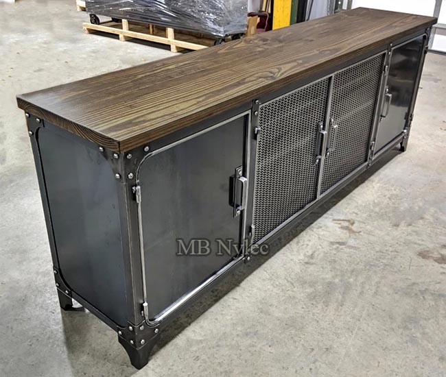 Industrial commode