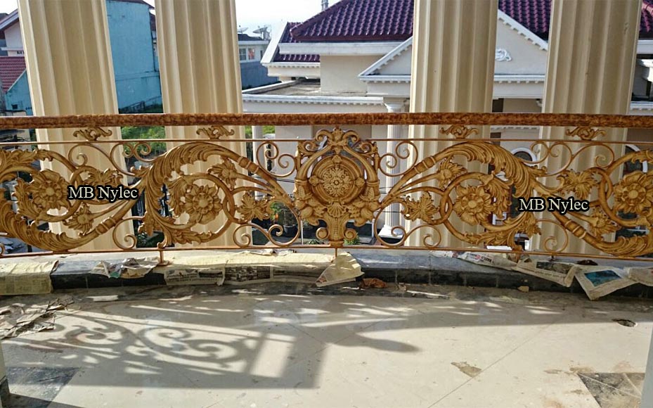 Oriental style balcony railing