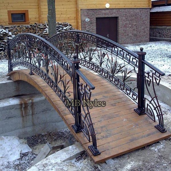 Steel bridge in the Greek style