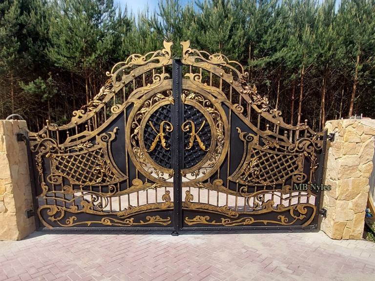 Exclusive Full Gate with Initials