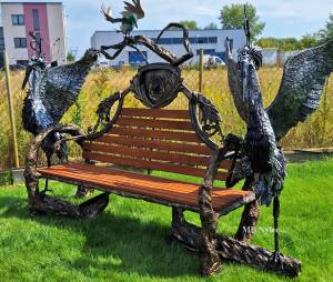 Garden Bench – Blacksmith Sculpture