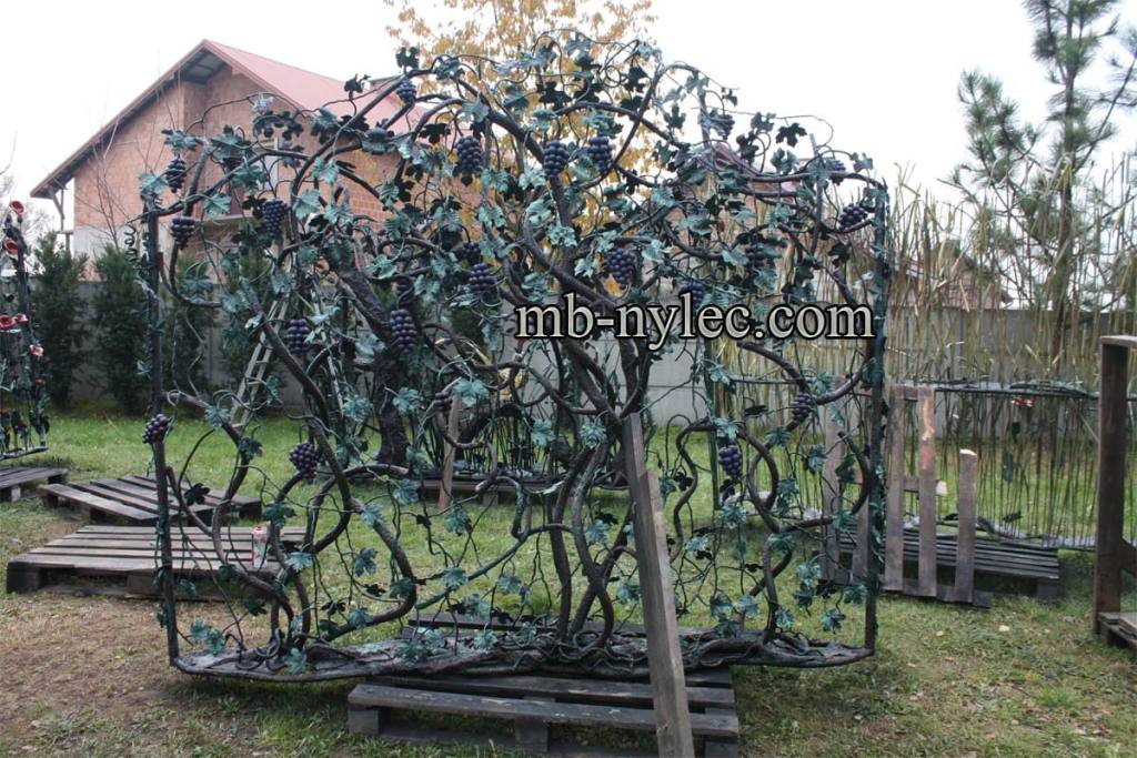 Grapevine fence span BM45 before installation