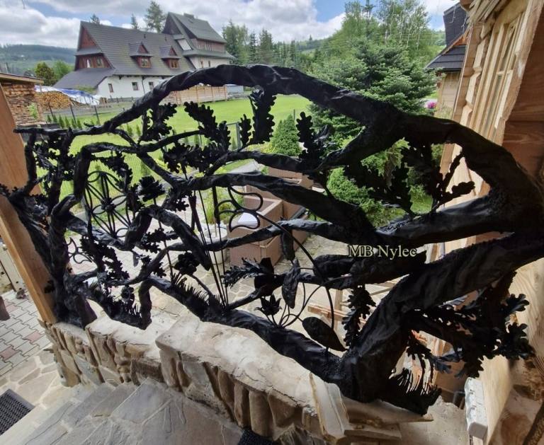 Highland-Style Metal Railing