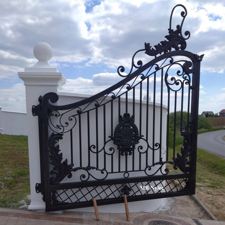 Massive Double Metal Gate