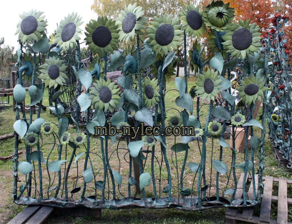 Forged sunflower fence panel BM44 before colouring, showing the forged petals