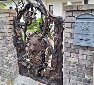 Tree Wicket Gate with Bear Head